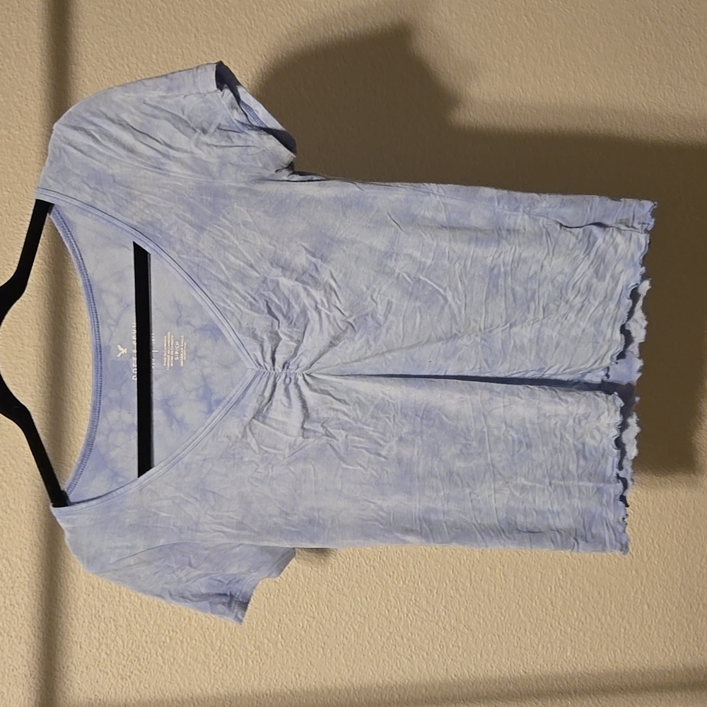 American Eagle Outfitters Light Blue Tie-Dye V-Neck Tee